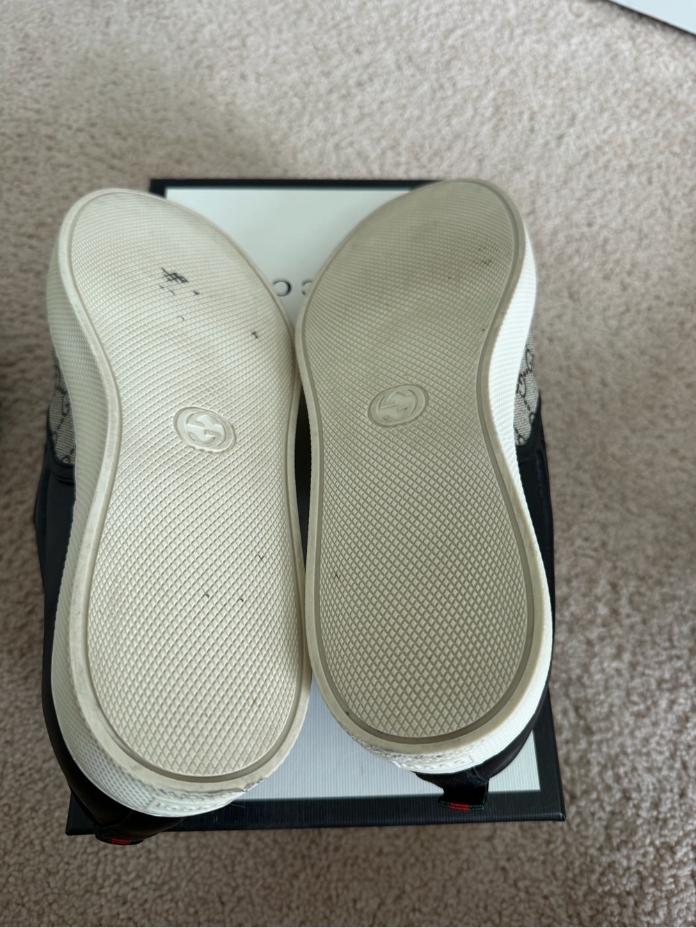 Men's GUCCI GG Supreme Tiger Slip On Sneakers - Picture 6 of 7